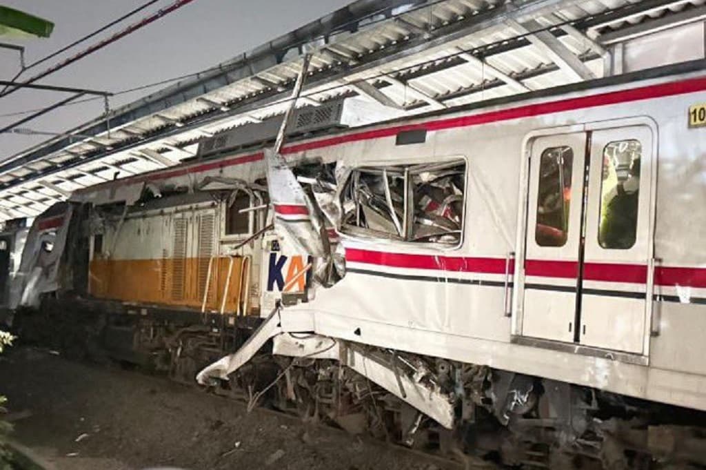 KAI Minta Maaf atas Tabrakan KA Argo Bromo-KRL di Stasiun Bekasi Timur KAI Minta Maaf atas Tabrakan KA Argo Bromo-KRL di Stasiun Bekasi Timur