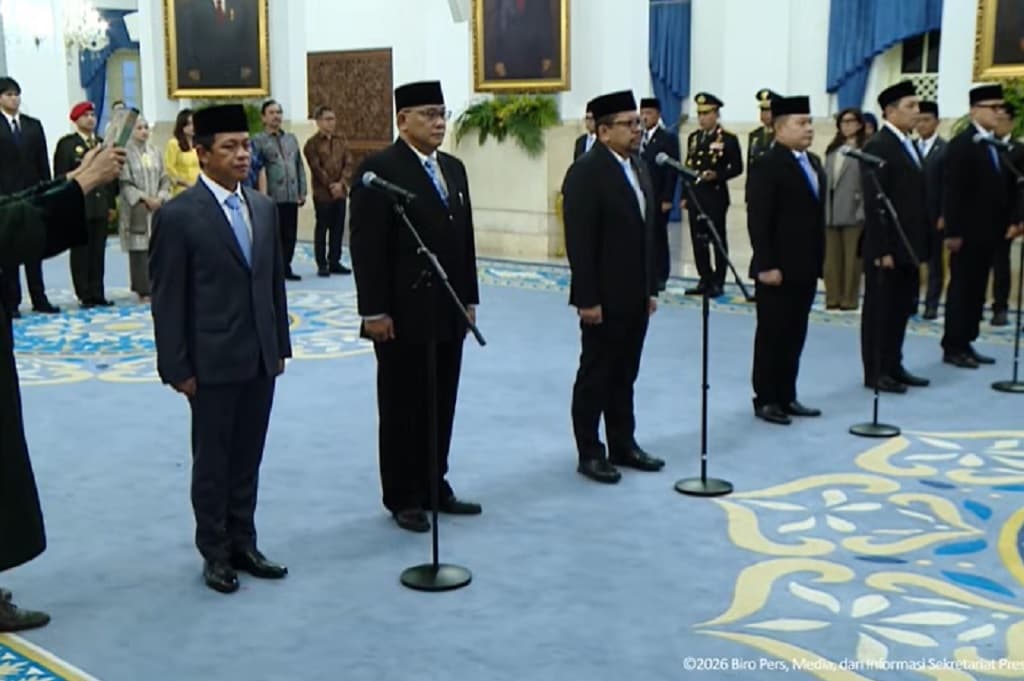 Daftar Lengkap Pejabat Dilantik Prabowo Hari Ini, Jumhur Hidayat hingga Hasan Nasbi Daftar Lengkap Pejabat Dilantik Prabowo Hari Ini, Jumhur Hidayat hingga Hasan Nasbi