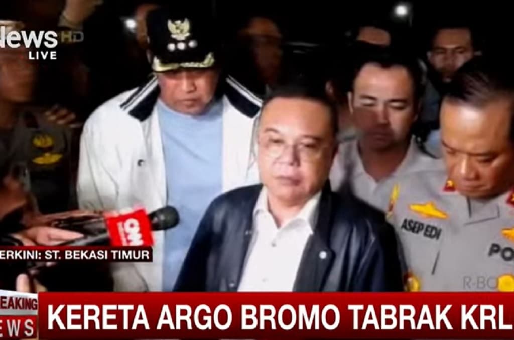 Dasco Tinjau Lokasi Kecelakaan KA Argo Bromo-KRL di Bekasi Timur, Pantau Evakuasi Korban Dasco Tinjau Lokasi Kecelakaan KA Argo Bromo-KRL di Bekasi Timur, Pantau Evakuasi Korban