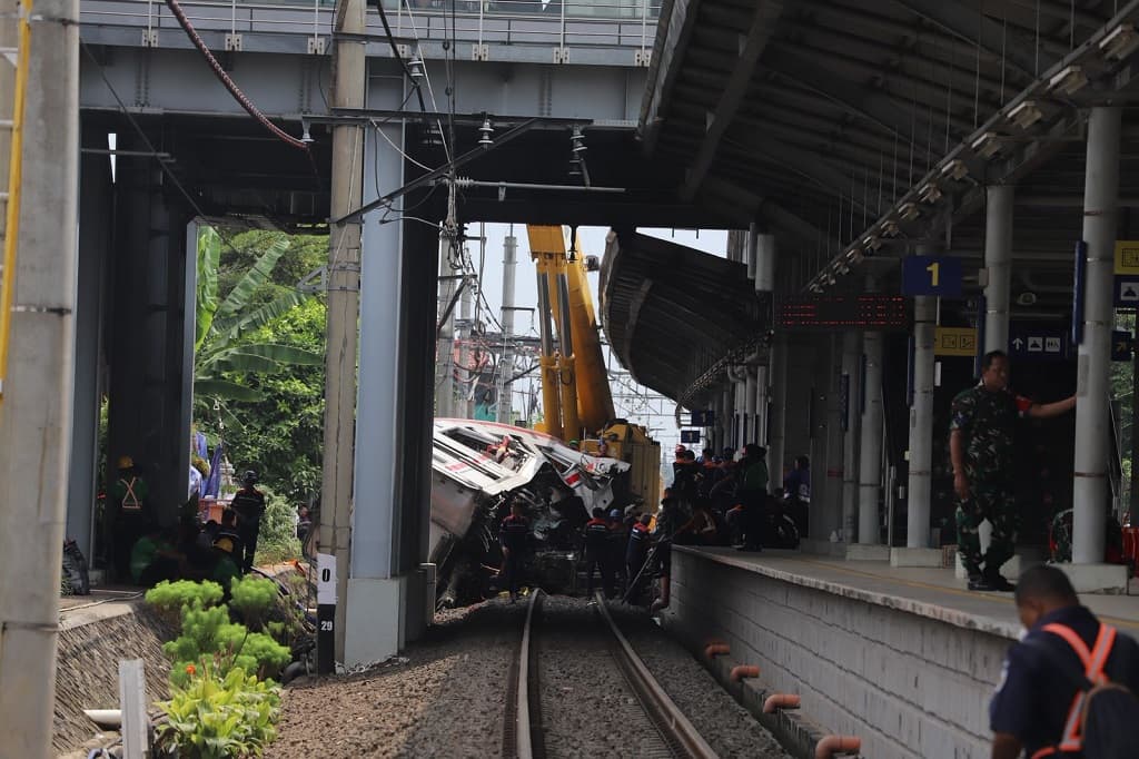 Detik-Detik Kecelakaan Kereta Bekasi, KA Argo Bromo Melaju 110 Km per Jam Sebelum Tabrak KRL Detik-Detik Kecelakaan Kereta Bekasi, KA Argo Bromo Melaju 110 Km per Jam Sebelum Tabrak KRL