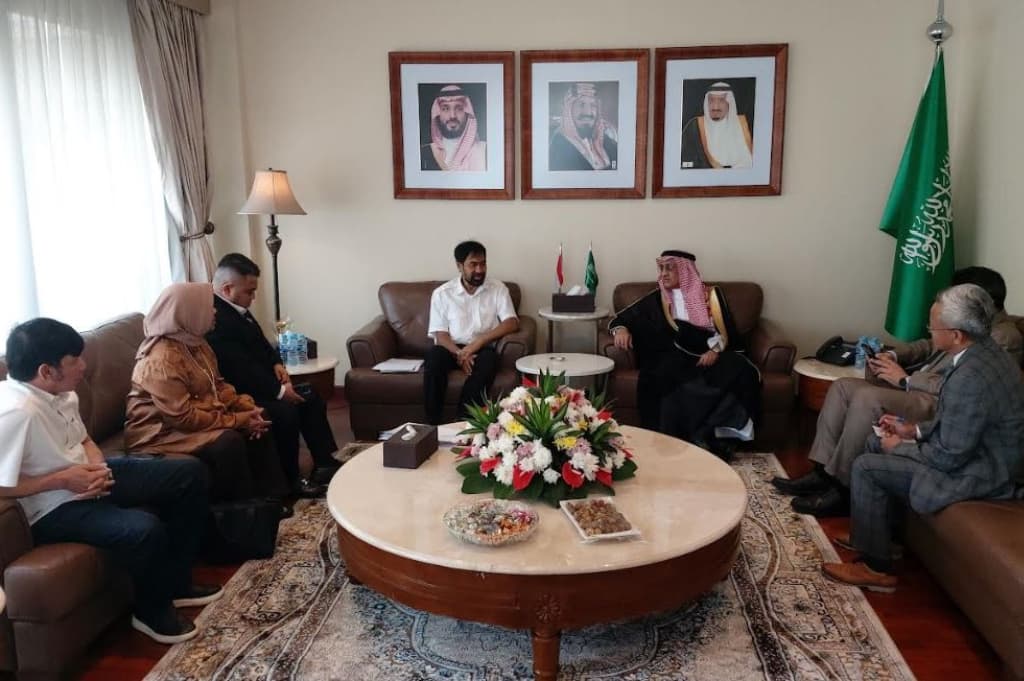 Gubernur Aceh Muzakir Manaf Temui Dubes Arab Saudi, Bahas Apa? Gubernur Aceh Muzakir Manaf Temui Dubes Arab Saudi, Bahas Apa?