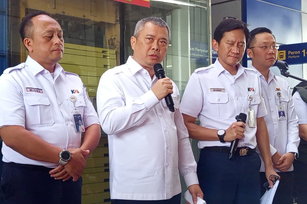 Menhub Ungkap Korban Kecelakaan Kereta di Bekasi 106 Orang: 15 Tewas, 91 Luka-Luka Menhub Ungkap Korban Kecelakaan Kereta di Bekasi 106 Orang: 15 Tewas, 91 Luka-Luka