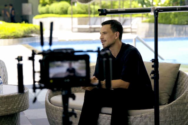 Syuting Film The Longest Wait Penuh Risiko, Kru Diamankan demi Rekam Perjuangan Timnas Indonesia Syuting Film The Longest Wait Penuh Risiko, Kru Diamankan demi Rekam Perjuangan Timnas Indonesia