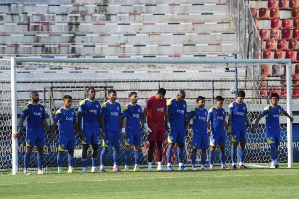 Manajemen Ultimatum Skuad Arema FC Usai Dibantai Persebaya, 4 Laga Sisa Jadi Penentuan Manajemen Ultimatum Skuad Arema FC Usai Dibantai Persebaya, 4 Laga Sisa Jadi Penentuan