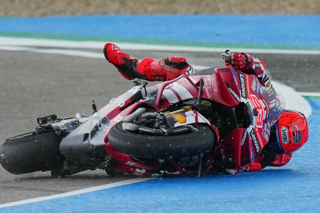 Marc Marquez Blak-blakan usai Jatuh di Jerez: Ini Murni Salah Saya! Marc Marquez Blak-blakan usai Jatuh di Jerez: Ini Murni Salah Saya!