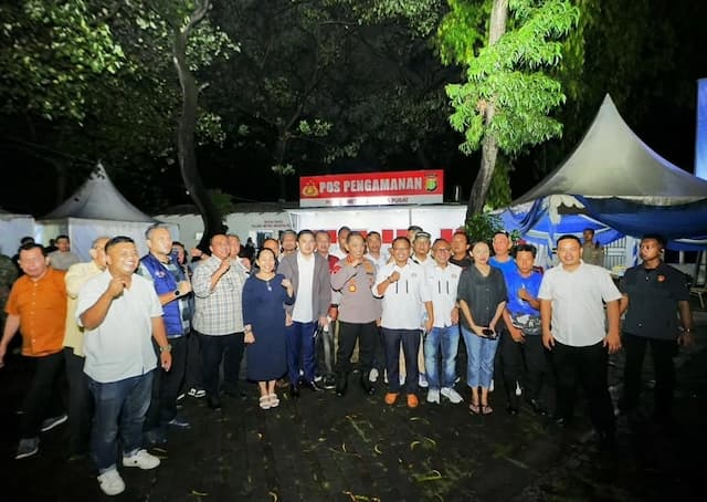 Seskab Teddy-Kapolri Bertemu Perwakilan Buruh di Monas Jelang Hari Buruh, Ini yang Dibahas Seskab Teddy-Kapolri Bertemu Perwakilan Buruh di Monas Jelang Hari Buruh, Ini yang Dibahas