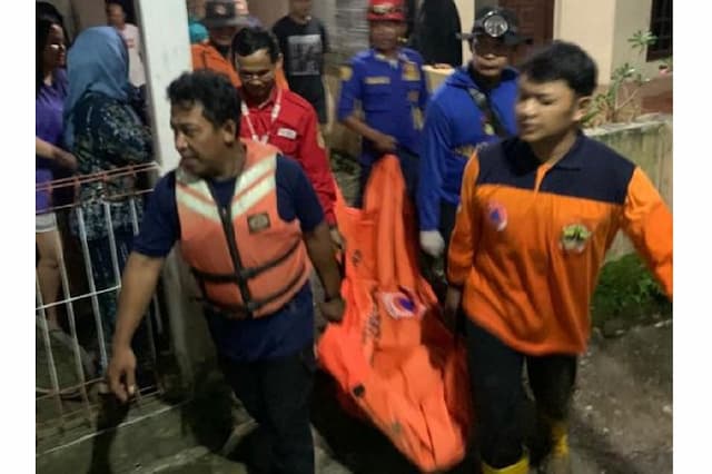 Heboh Penemuan Mayat Perempuan di Kali Weleri Kendal, Diduga Jatuh Terpeleset Heboh Penemuan Mayat Perempuan di Kali Weleri Kendal, Diduga Jatuh Terpeleset
