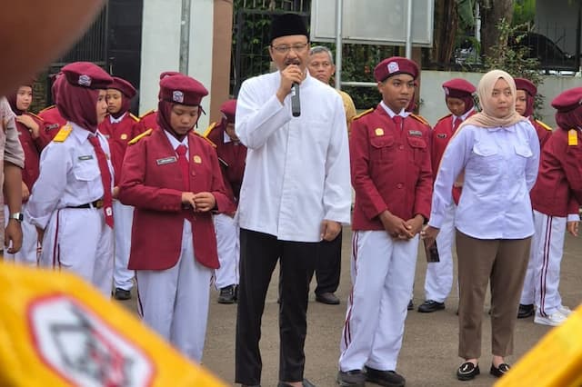Gus Ipul: Sekolah Rakyat Sukabumi Siap Sambut Siswa Baru, Bebas Titipan Gus Ipul: Sekolah Rakyat Sukabumi Siap Sambut Siswa Baru, Bebas Titipan