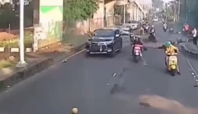 Sopir Pajero Tabrak Pedagang Buah di Jaktim Tak Ditahan, Polisi: Tak akan Lari Sopir Pajero Tabrak Pedagang Buah di Jaktim Tak Ditahan, Polisi: Tak akan Lari