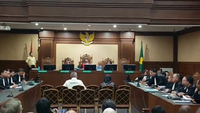 Tok! 2 Terdakwa Kasus Korupsi LNG Divonis 3,5 dan 4,5 Tahun Penjara Tok! 2 Terdakwa Kasus Korupsi LNG Divonis 3,5 dan 4,5 Tahun Penjara