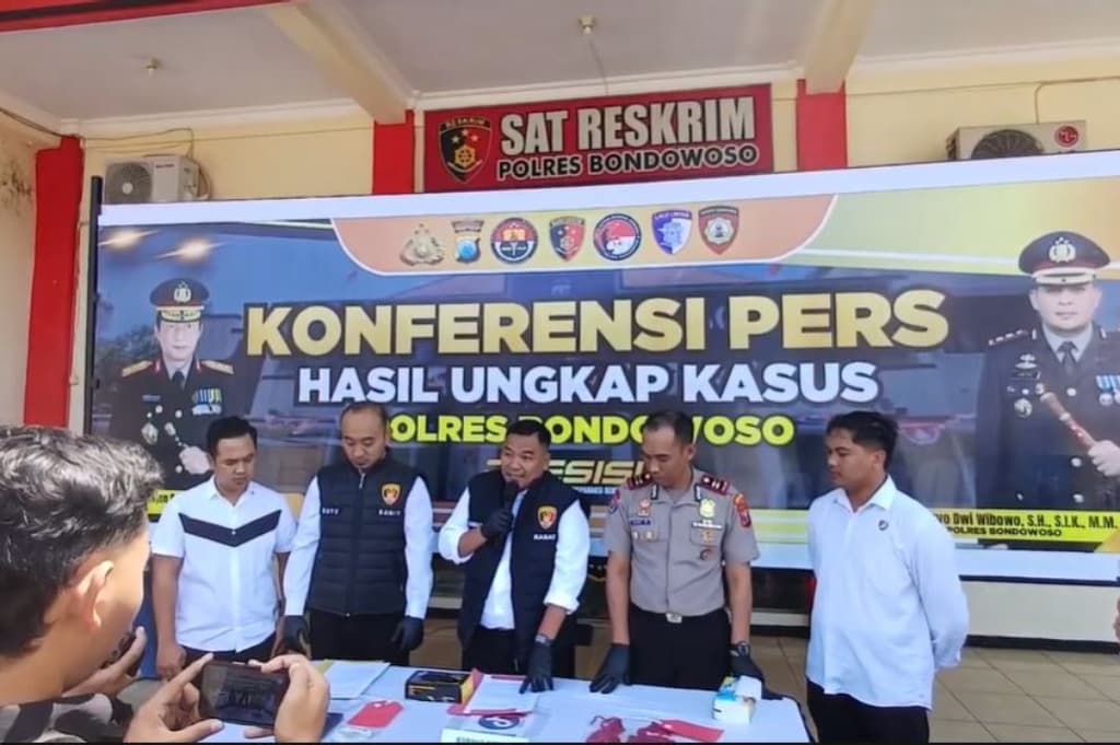 Memalukan! Pasangan Kekasih di Bondowoso Live Konten Porno demi Uang, Kini Ditangkap Memalukan! Pasangan Kekasih di Bondowoso Live Konten Porno demi Uang, Kini Ditangkap
