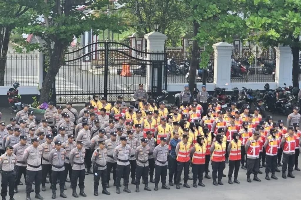 Siaga! 1.456 Personel Gabungan Kawal Demo Nelayan di Pati Tanpa Senjata Siaga! 1.456 Personel Gabungan Kawal Demo Nelayan di Pati Tanpa Senjata