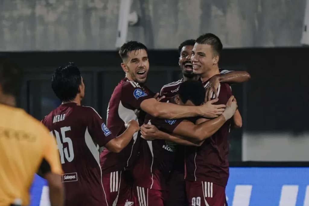 Hasil Super League: PSM Makassar Tumbangkan Bhayangkara FC 2-1 Hasil Super League: PSM Makassar Tumbangkan Bhayangkara FC 2-1