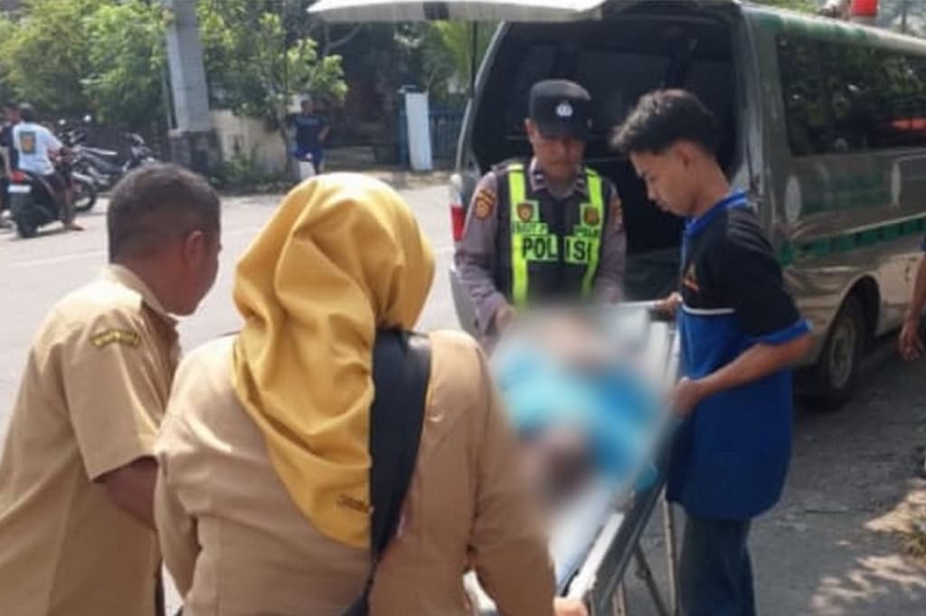 Kecelakaan 2 Motor Tabrakan di Bojonegoro, 3 Orang Luka-Luka Kecelakaan 2 Motor Tabrakan di Bojonegoro, 3 Orang Luka-Luka