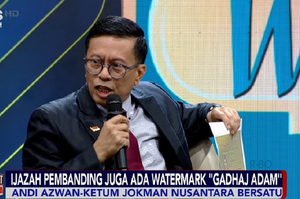 Andi Azwan Klaim Tulisan Gadhaj Adam Bukan cuma Ada di Ijazah Jokowi Andi Azwan Klaim Tulisan Gadhaj Adam Bukan cuma Ada di Ijazah Jokowi