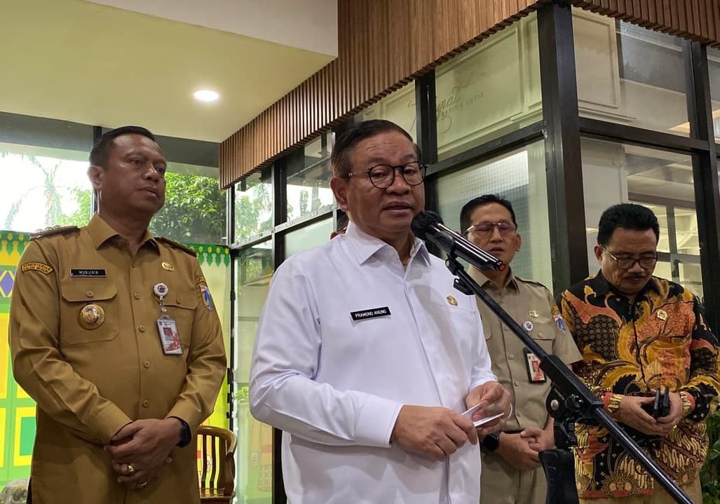 Pramono Kerahkan Jumantik hingga PKK Berantas RW Kumuh, Fokus di Jakbar dan Jakut Pramono Kerahkan Jumantik hingga PKK Berantas RW Kumuh, Fokus di Jakbar dan Jakut