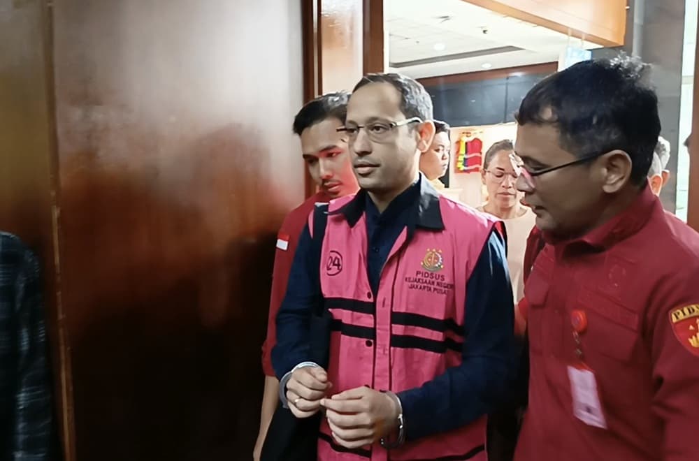 Nadiem Hadiri Sidang Korupsi Chromebook usai Sakit, Minta Pengalihan Penahanan Nadiem Hadiri Sidang Korupsi Chromebook usai Sakit, Minta Pengalihan Penahanan