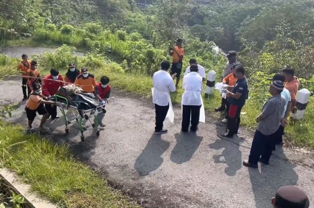 Geger! Kakek 83 Tahun Ditemukan Tewas Penuh Luka Dekat Waduk Sermo Kulonprogo Geger! Kakek 83 Tahun Ditemukan Tewas Penuh Luka Dekat Waduk Sermo Kulonprogo