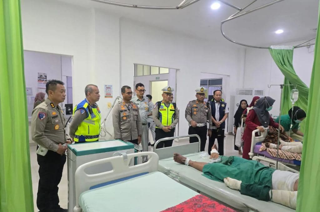 6 Jenazah Korban Kecelakaan Bus ALS vs Truk Tangki di Sumsel Belum Teridentifikasi 6 Jenazah Korban Kecelakaan Bus ALS vs Truk Tangki di Sumsel Belum Teridentifikasi