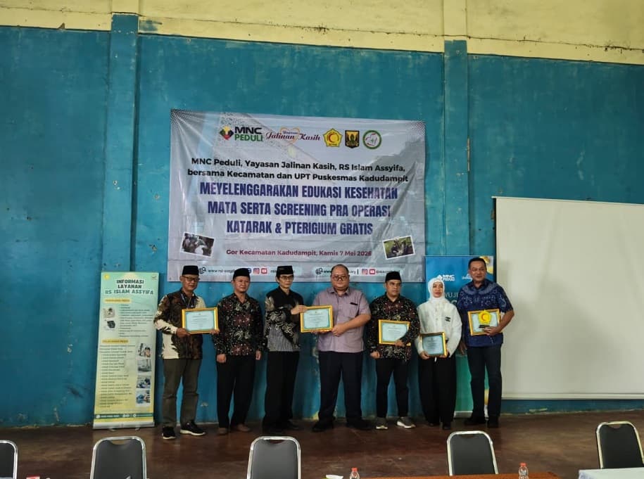 MNC Peduli-RSI Assyifa Sukabumi Gelar Pemeriksaan Mata Gratis di Kecamatan Kadudampit MNC Peduli-RSI Assyifa Sukabumi Gelar Pemeriksaan Mata Gratis di Kecamatan Kadudampit