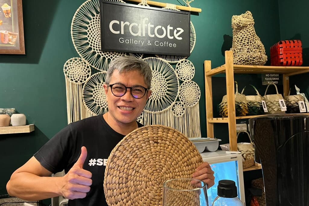 Kisah Thio Bangun Craftote, Olah Eceng Gondok Jadi Produk Ekspor lewat Dukungan BRI Kisah Thio Bangun Craftote, Olah Eceng Gondok Jadi Produk Ekspor lewat Dukungan BRI