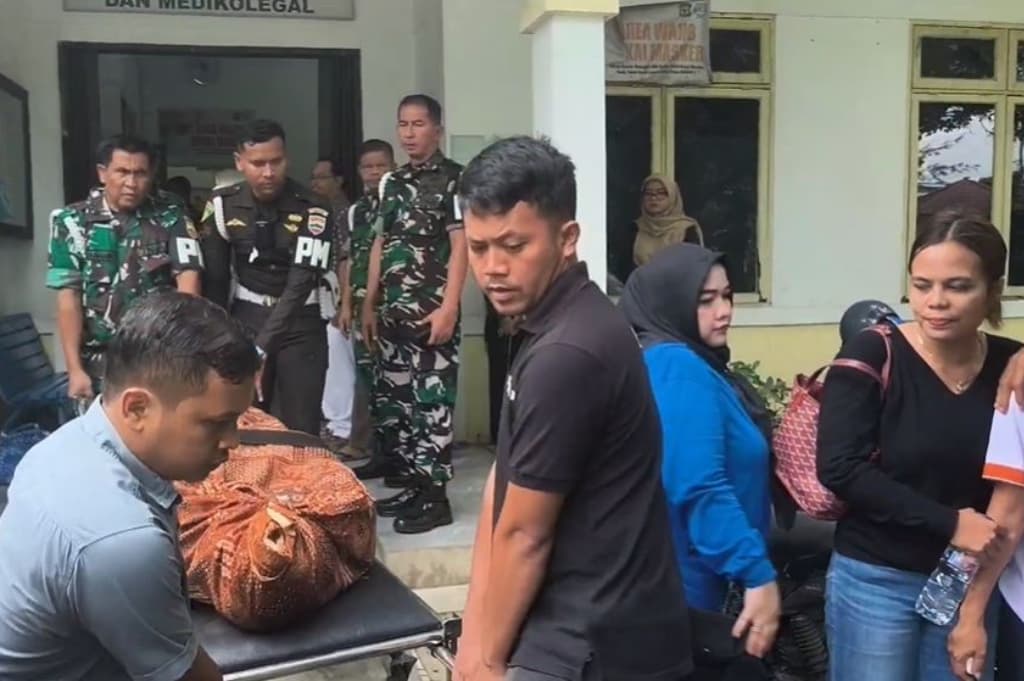 Tragis! Prajurit TNI di Pematangsiantar Tewas Terlindas Bus Travel Tragis! Prajurit TNI di Pematangsiantar Tewas Terlindas Bus Travel