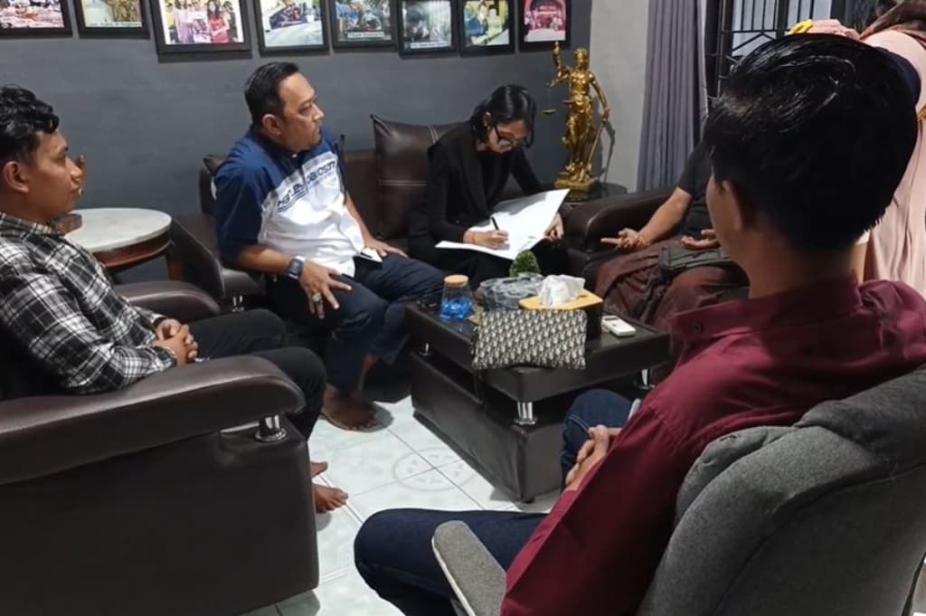 Hotman Paris Turun Tangan, Siap Dampingi Santriwati Korban Dugaan Pelecehan di Pati Hotman Paris Turun Tangan, Siap Dampingi Santriwati Korban Dugaan Pelecehan di Pati