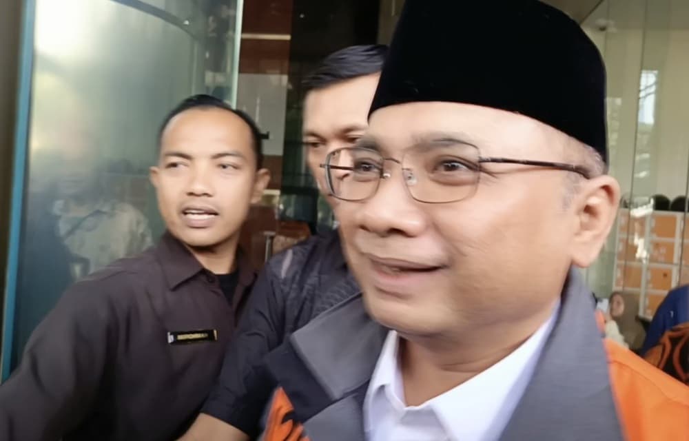 KPK Perpanjang Penahanan Eks Menag Gus Yaqut 30 Hari ke Depan KPK Perpanjang Penahanan Eks Menag Gus Yaqut 30 Hari ke Depan