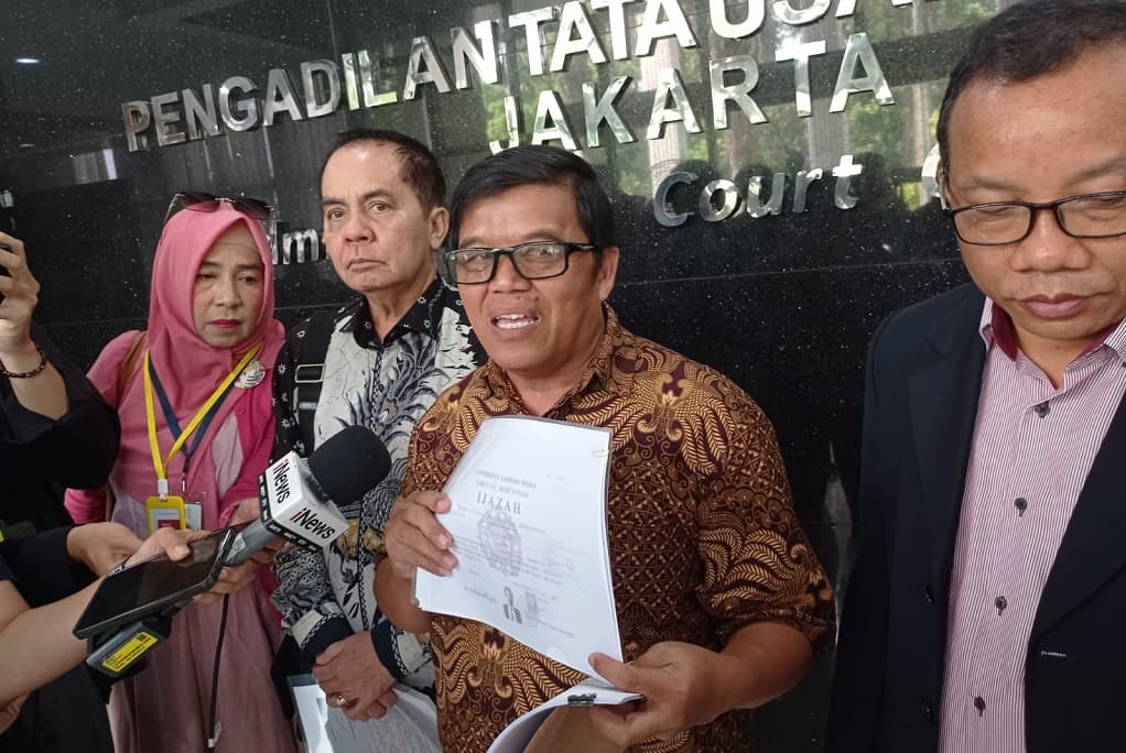 Bonjowi Tuding UGM Sengaja Pasang Badan Bela Jokowi: Ada Apa Sebenarnya? Bonjowi Tuding UGM Sengaja Pasang Badan Bela Jokowi: Ada Apa Sebenarnya?