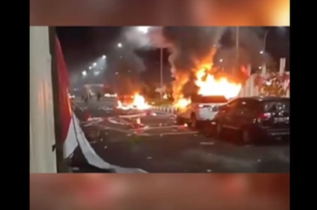 Kronologi Kerusuhan di Jayapura usai Persipura Kalah dari Adhyaksa FC, Suporter Bakar Mobil Kronologi Kerusuhan di Jayapura usai Persipura Kalah dari Adhyaksa FC, Suporter Bakar Mobil