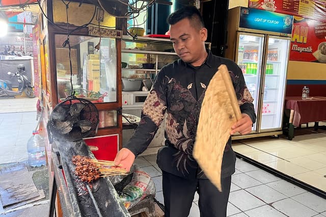 KUR BRI Dorong Sate Ayam Barokah Mayestik Naik Kelas, dari Trotoar Kini Sewa Ruko KUR BRI Dorong Sate Ayam Barokah Mayestik Naik Kelas, dari Trotoar Kini Sewa Ruko