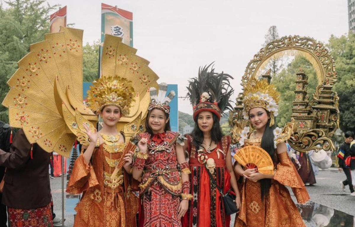 Desainer Cilik Tiara Annisa Harumkan Indonesia Tampilkan Budaya Nusantara di Hiroshima Festival Desainer Cilik Tiara Annisa Harumkan Indonesia Tampilkan Budaya Nusantara di Hiroshima Festival