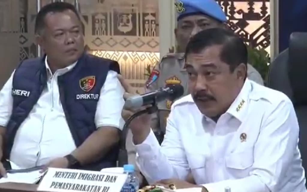 Menimpas Ungkap Sindikat Judol Hayam Wuruk Eks Kamboja, Manfaatkan Bebas Visa Menimpas Ungkap Sindikat Judol Hayam Wuruk Eks Kamboja, Manfaatkan Bebas Visa