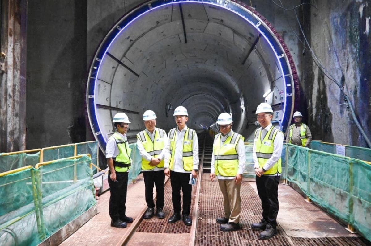 Wapres Gibran Cek Progres Pembangunan MRT Fase 2A Wapres Gibran Cek Progres Pembangunan MRT Fase 2A
