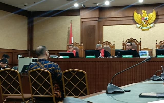 Breaking News: Eks Konsultan Kemendikbudristek Ibam Divonis 4 Tahun Penjara Breaking News: Eks Konsultan Kemendikbudristek Ibam Divonis 4 Tahun Penjara