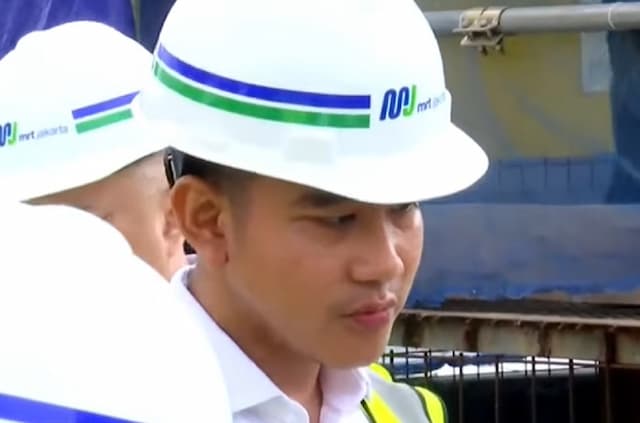 Gibran Puji Pekerja Proyek MRT Bundaran HI-Kota: Progres Sesuai Timeline Gibran Puji Pekerja Proyek MRT Bundaran HI-Kota: Progres Sesuai Timeline