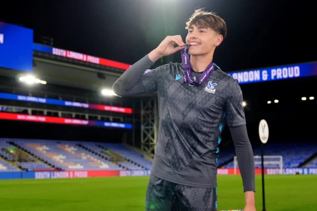 MU Siap Bajak Wonderkid Crystal Palace, Berebut dengan Dua Klub Eropa Lain MU Siap Bajak Wonderkid Crystal Palace, Berebut dengan Dua Klub Eropa Lain