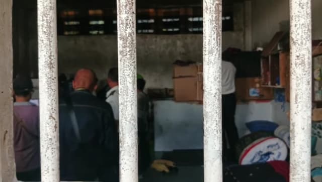 Selundupkan HP ke Tahanan, 2 Petugas Lapas Purwokerto Dipindahkan ke Nusakambangan Selundupkan HP ke Tahanan, 2 Petugas Lapas Purwokerto Dipindahkan ke Nusakambangan