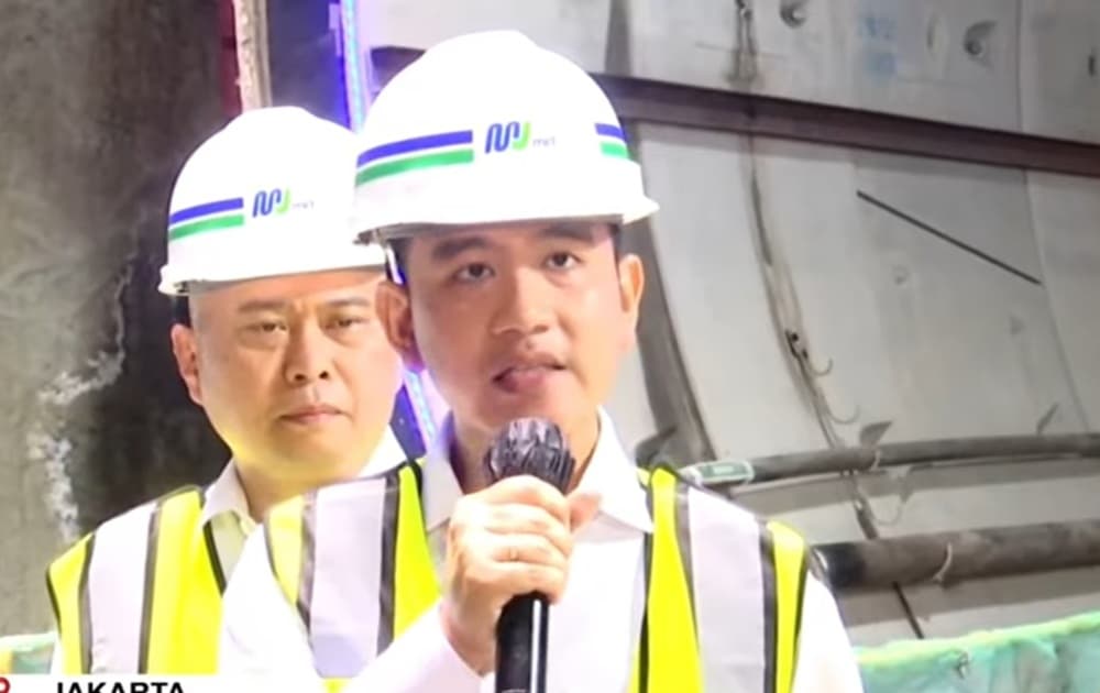 Gibran Puji Kebijakan Pramono Gratiskan Transportasi Umum untuk 15 Golongan: Luar Biasa Sekali Gibran Puji Kebijakan Pramono Gratiskan Transportasi Umum untuk 15 Golongan: Luar Biasa Sekali
