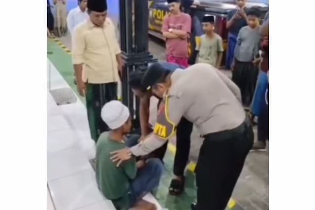 Tepergok Congkel Kotak Amal Masjid, Pria Ini Mendadak Hilang Ingatan Bikin Warga Iba Tepergok Congkel Kotak Amal Masjid, Pria Ini Mendadak Hilang Ingatan Bikin Warga Iba