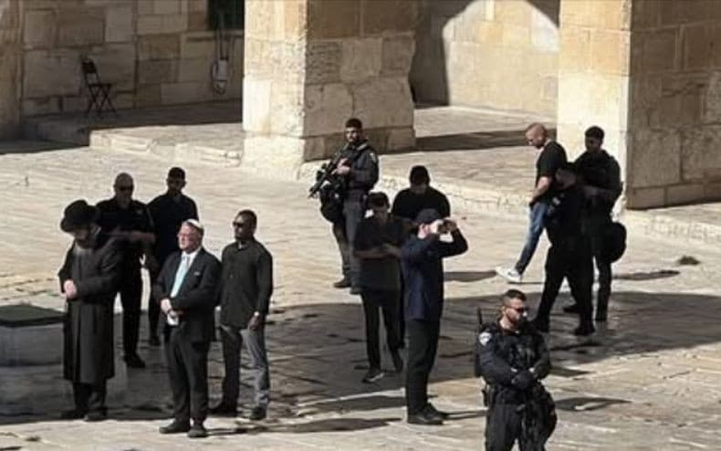 Menteri Radikal Israel Geruduk Masjid Al Aqsa Menteri Radikal Israel Geruduk Masjid Al Aqsa