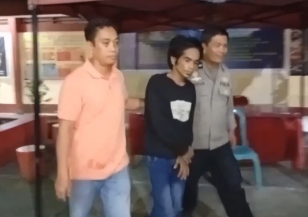 Pria di Makassar Ditangkap usai 5 Kali Bobol Kos-Kosan, Hasilnya Dipakai Nyabu Pria di Makassar Ditangkap usai 5 Kali Bobol Kos-Kosan, Hasilnya Dipakai Nyabu