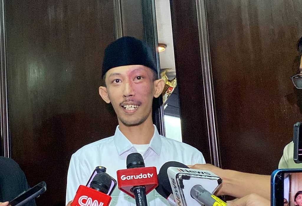 Ngaku Khilaf, Anggota DPRD Jember Klaim Baru Pertama Kali Merokok-Main Gim di Rapat Ngaku Khilaf, Anggota DPRD Jember Klaim Baru Pertama Kali Merokok-Main Gim di Rapat