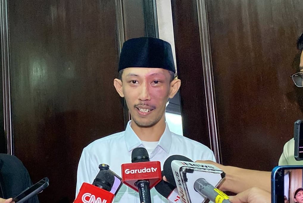 Reaksi Anggota DPRD Jember yang Viral Merokok-Main Gim di Rapat usai Disanksi Gerindra Reaksi Anggota DPRD Jember yang Viral Merokok-Main Gim di Rapat usai Disanksi Gerindra