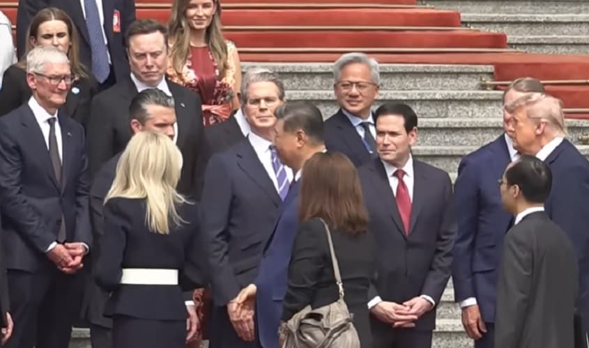 Trump Boyong Miliarder ke China Temui Xi Jinping, Ada Orang Terkaya Dunia hingga Ikon AI Trump Boyong Miliarder ke China Temui Xi Jinping, Ada Orang Terkaya Dunia hingga Ikon AI