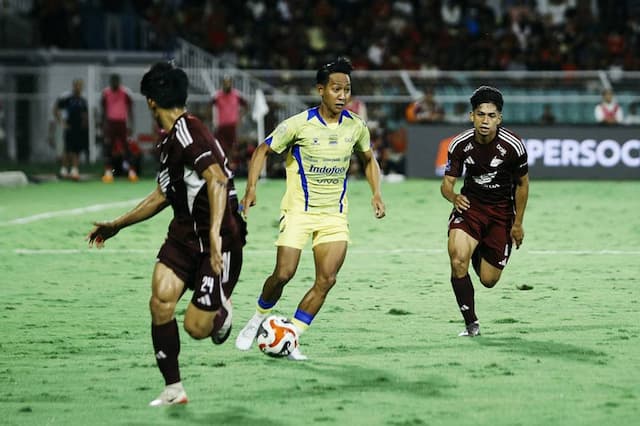 Persib Menang Dramatis di Kandang PSM, Gelar Super League Makin Dekat! Persib Menang Dramatis di Kandang PSM, Gelar Super League Makin Dekat!