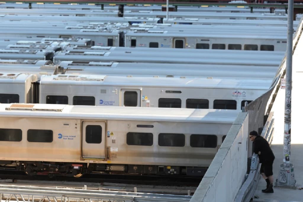 Pekerja Commuter Line Mogok Minta Upah Layak, Layanan Kereta di New York Lumpuh Pekerja Commuter Line Mogok Minta Upah Layak, Layanan Kereta di New York Lumpuh