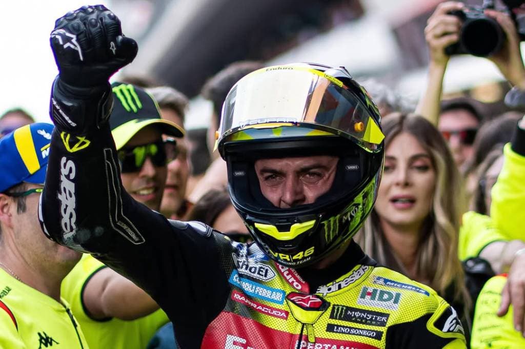 MotoGP Catalunya 2026 Mencekam, Fabio Di Giannantonio Kena Serpihan Ban sebelum Jadi Juara MotoGP Catalunya 2026 Mencekam, Fabio Di Giannantonio Kena Serpihan Ban sebelum Jadi Juara