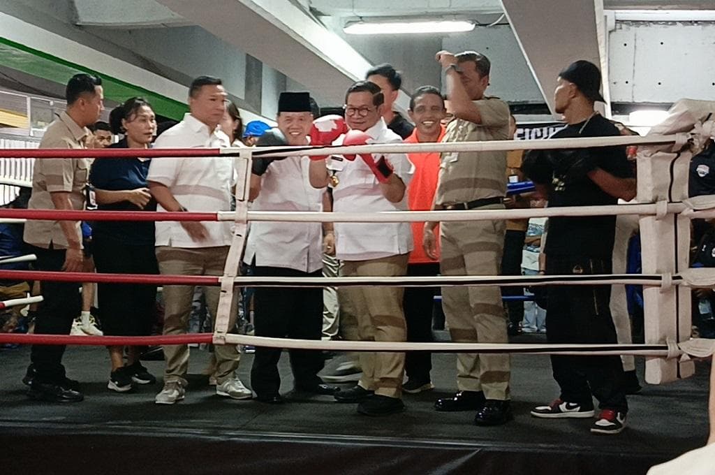 Pramono Resmikan Ring Tinju di Kolong Flyover Pasar Rebo, Tekan Angka Tawuran Pramono Resmikan Ring Tinju di Kolong Flyover Pasar Rebo, Tekan Angka Tawuran