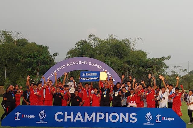 Tim Senior Gagal Juara, Persija U-20 Angkat Trofi EPA Super League Tim Senior Gagal Juara, Persija U-20 Angkat Trofi EPA Super League